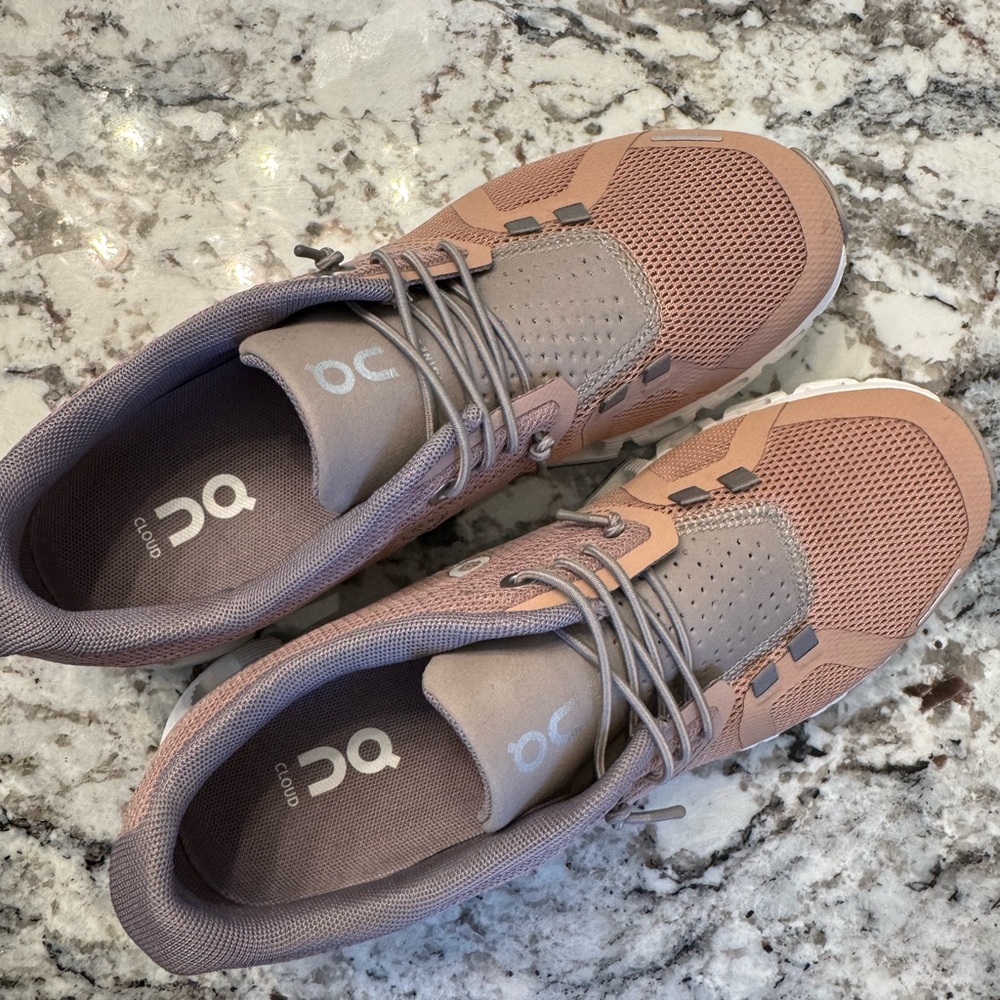 On clouds   Size 6